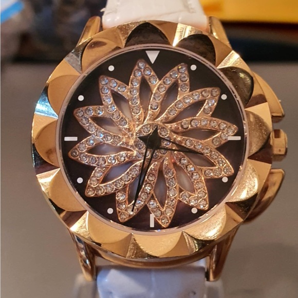 Meriots Aborini Accessories - Meriots Aborini 9010 Rose Gold Rhinestone Spinning Flower Leather Women's Watch